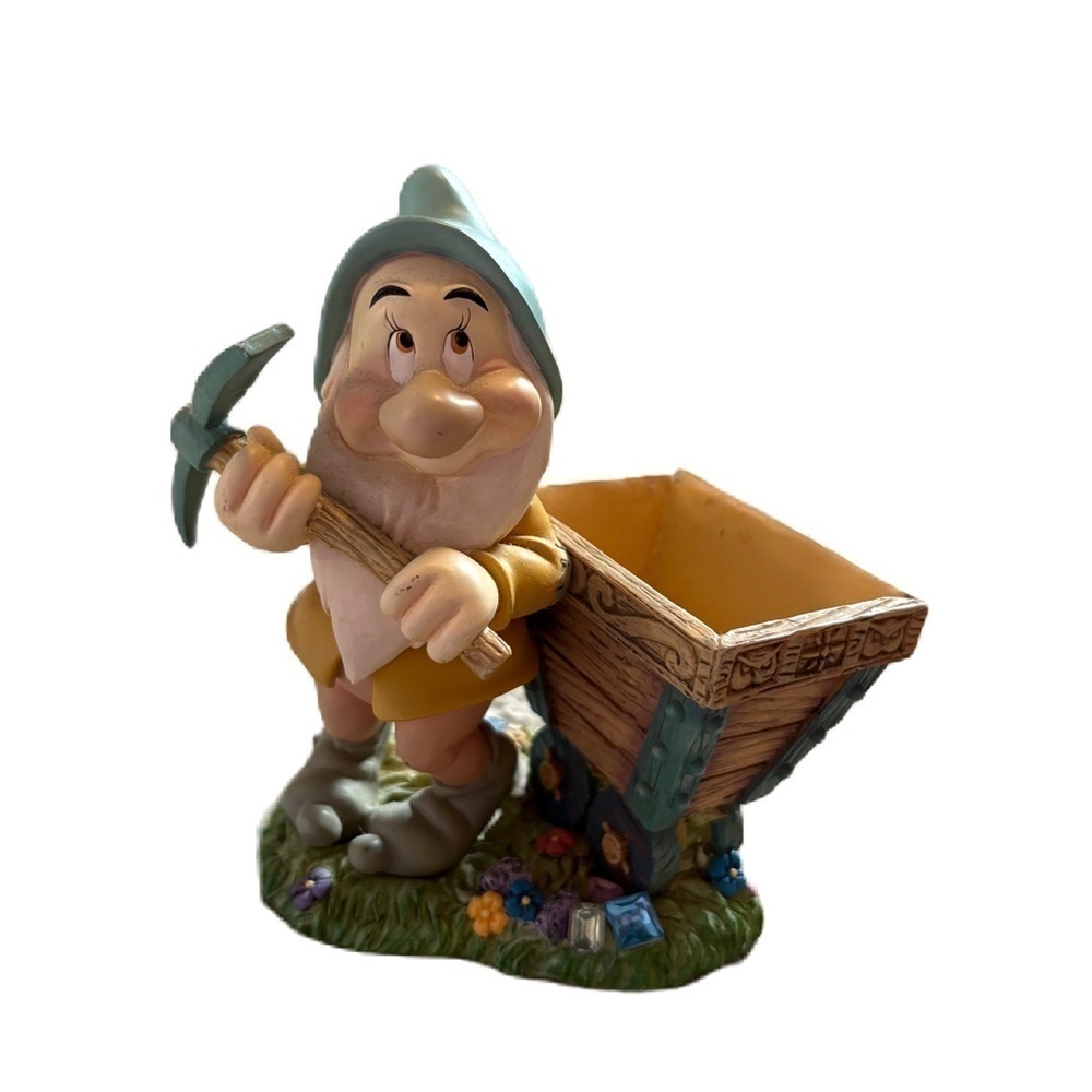 Disney Snow White & Seven Dwarfs Collectible Desk paperclip Holder BASHFUL